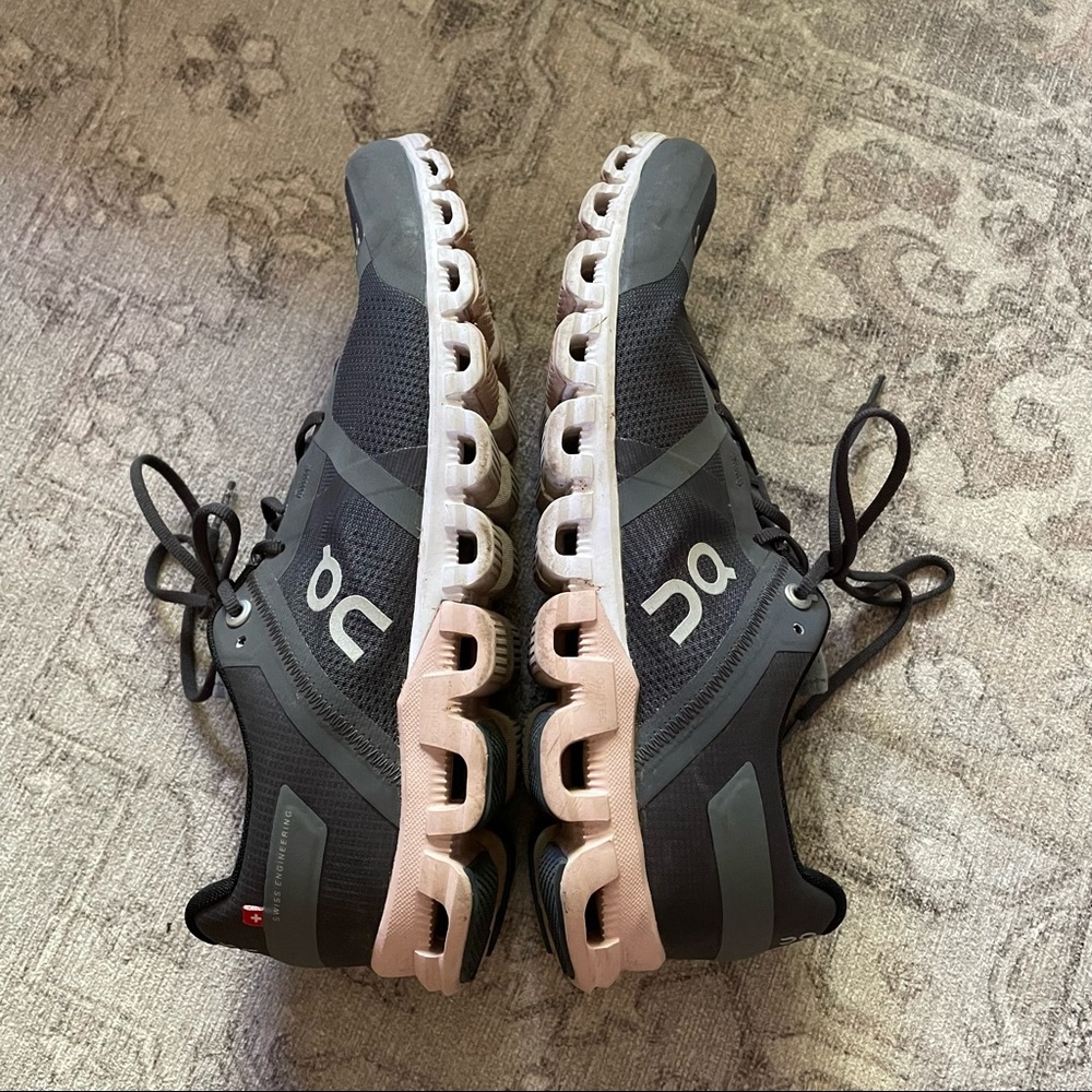 on running tennis shoes sneakers gray pink black - Picture 3 of 10